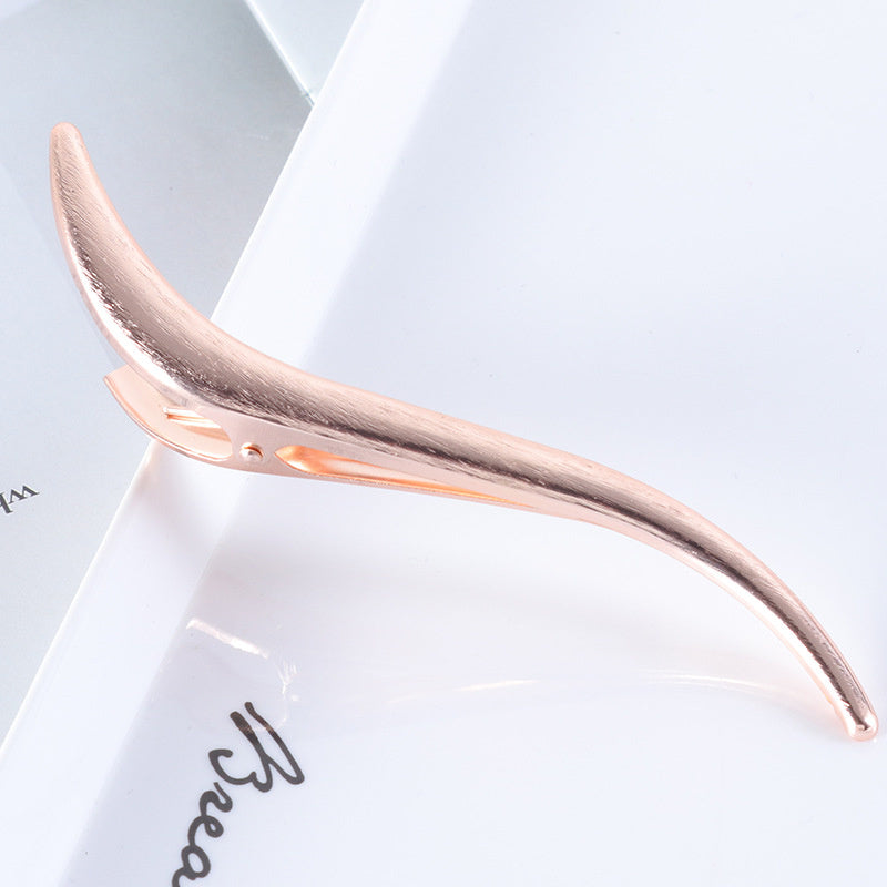 Geometrically Irregular Metal Hairpin Female