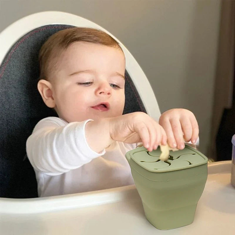 Baby Silicone Snack Cups for Toddlers Spill Proof Collapsible Toddle Portable Silicone Snack with Lids Baby food Storage Tank