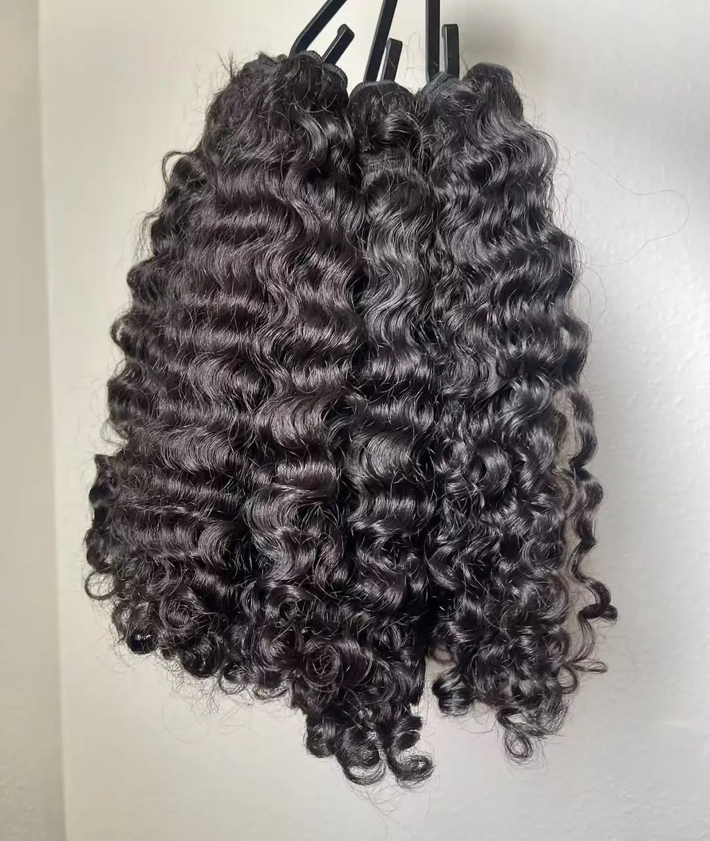 Real Unprocessed Virgin Human Hair Bundles Salon Quality Cuticle Aligned Raw Burmese Curly Bundles Sew in Weave Extensions