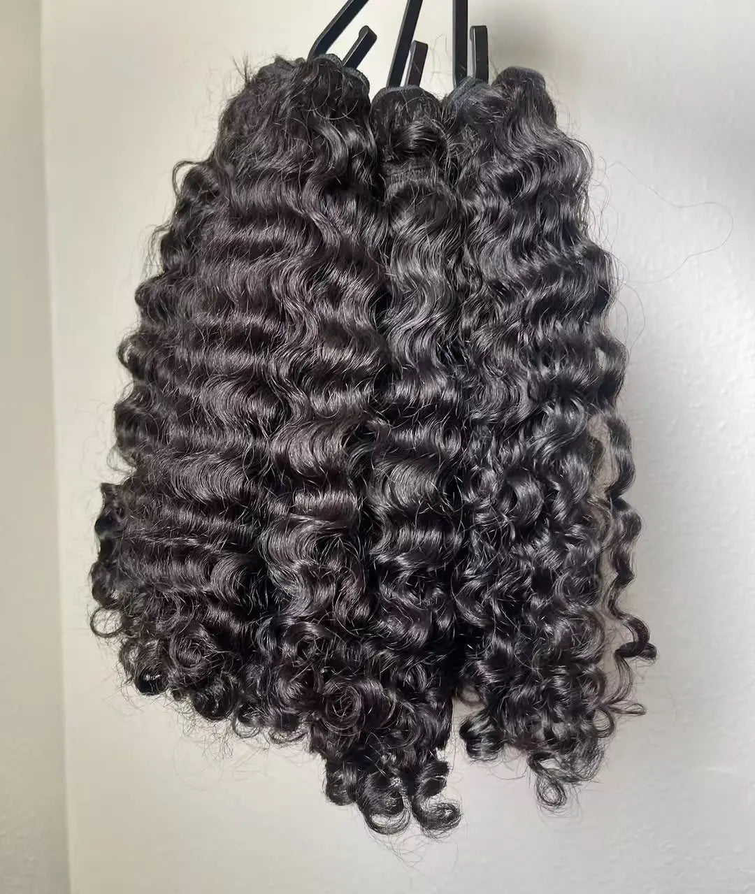Real Unprocessed Virgin Human Hair Bundles Salon Quality Cuticle Aligned Raw Burmese Curly Bundles Sew in Weave Extensions