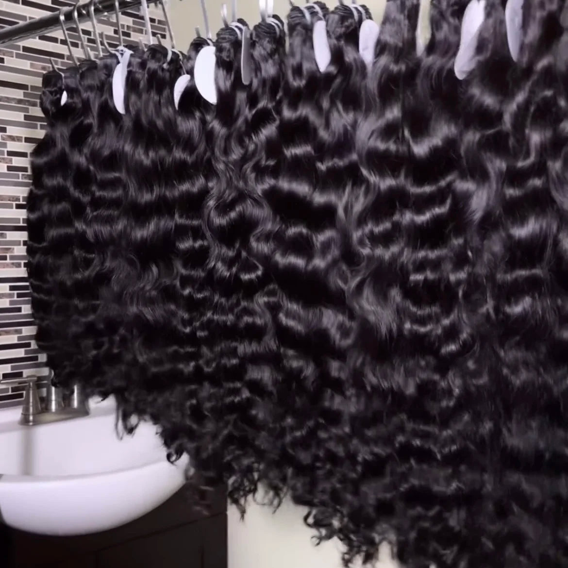 Wholesale Raw Brazilian Human Hair Raw Virgin Cuticle Aligned One Donor Hair Bundles Weave Indian Wavy Curly