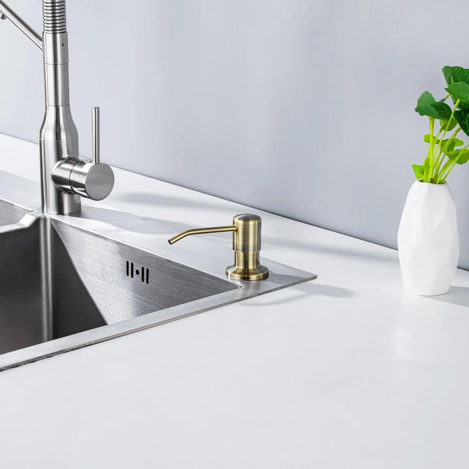 Kitchen Soap Dispensers 500ml Build in Dispenser Soap For Kitchen Bathroom Accessories Stainless Steel Pump Liquid PE Bottle