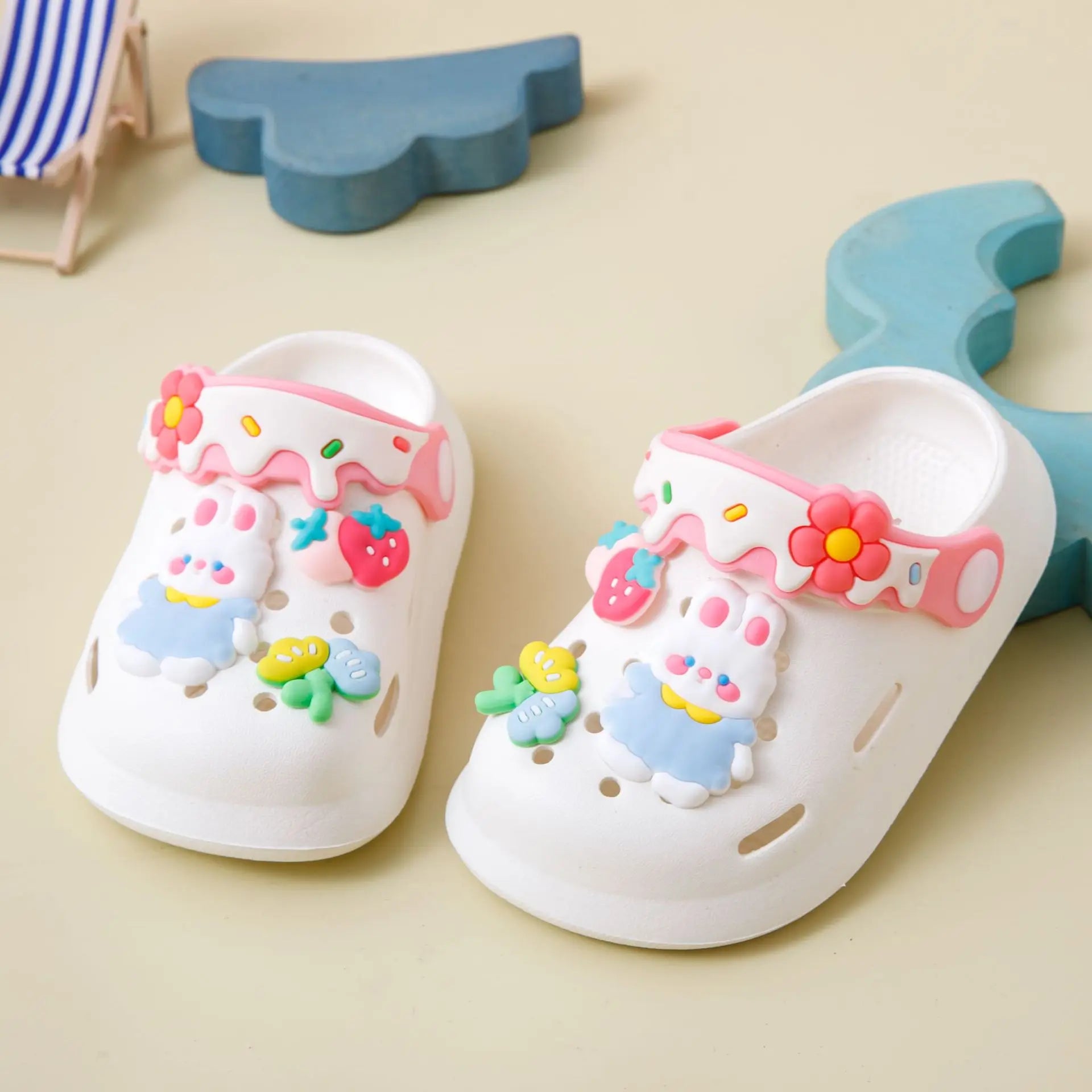 Girls Sandals Trendy Cute Cartoon Soft Sole Clogs For Baby Breathable Non-slip Clogs For Indoor Outdoor Beach Garden Shoes