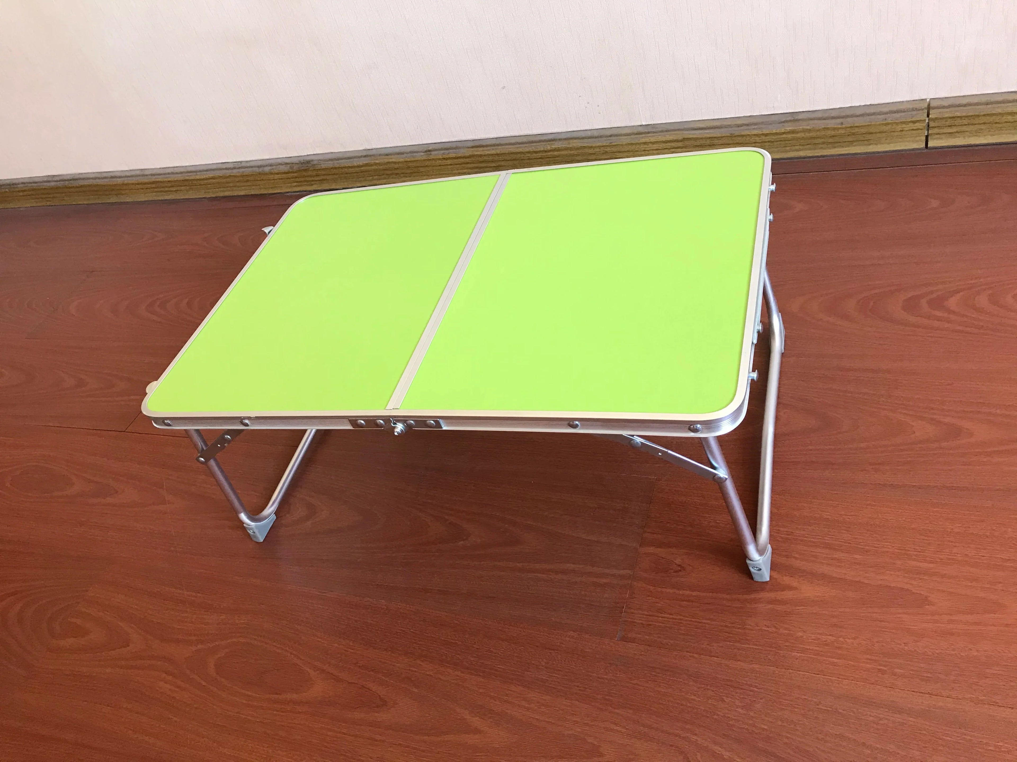 EFAN Small Folding Picnic Camping Table 60x40x26cm, Aluminium Lightweight Foldable Picnic Laptop Bed Travelling Portable Table
