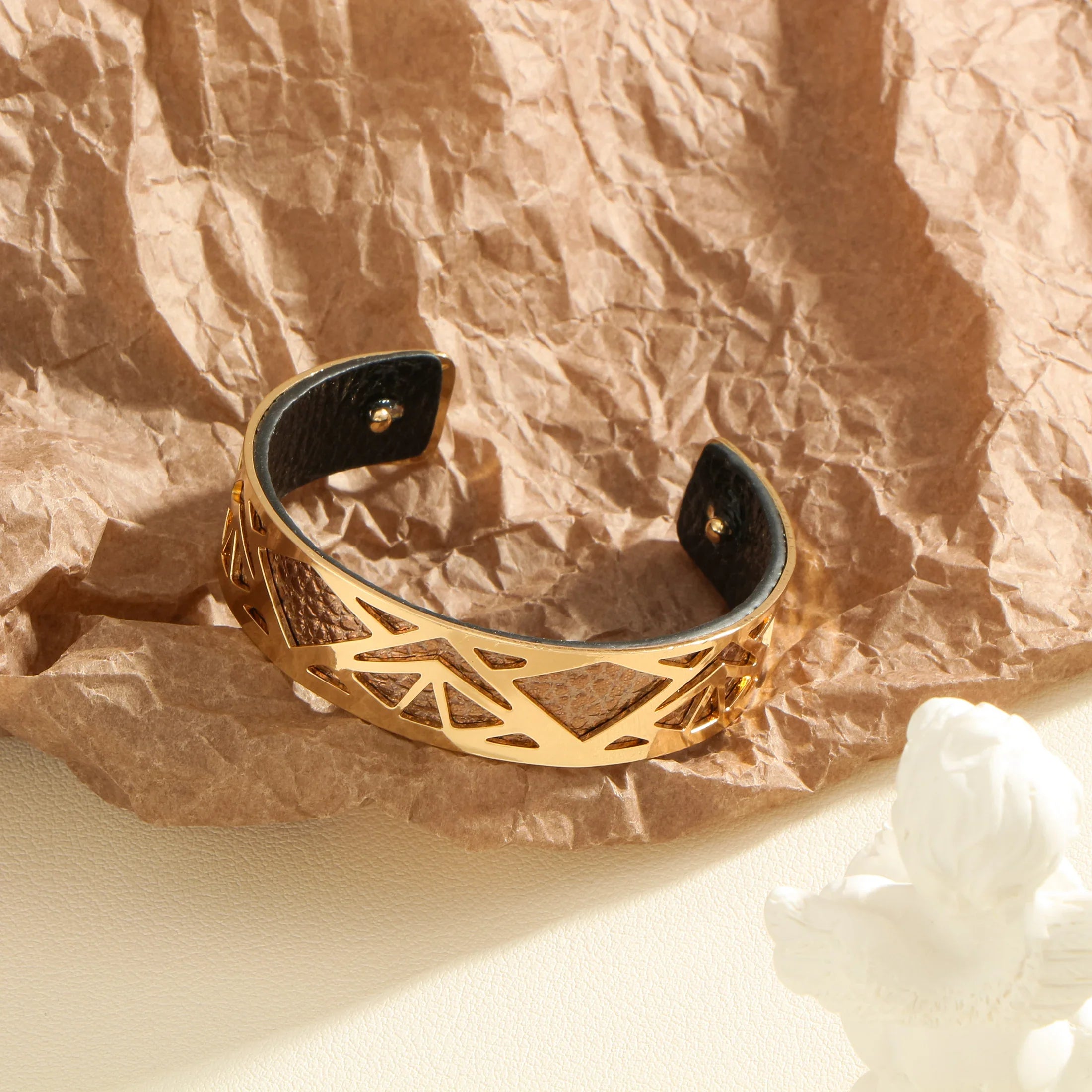 Hollow double-sided leather replaceable women's light luxury style golden jewelry gift banquet daily wear open bracelet