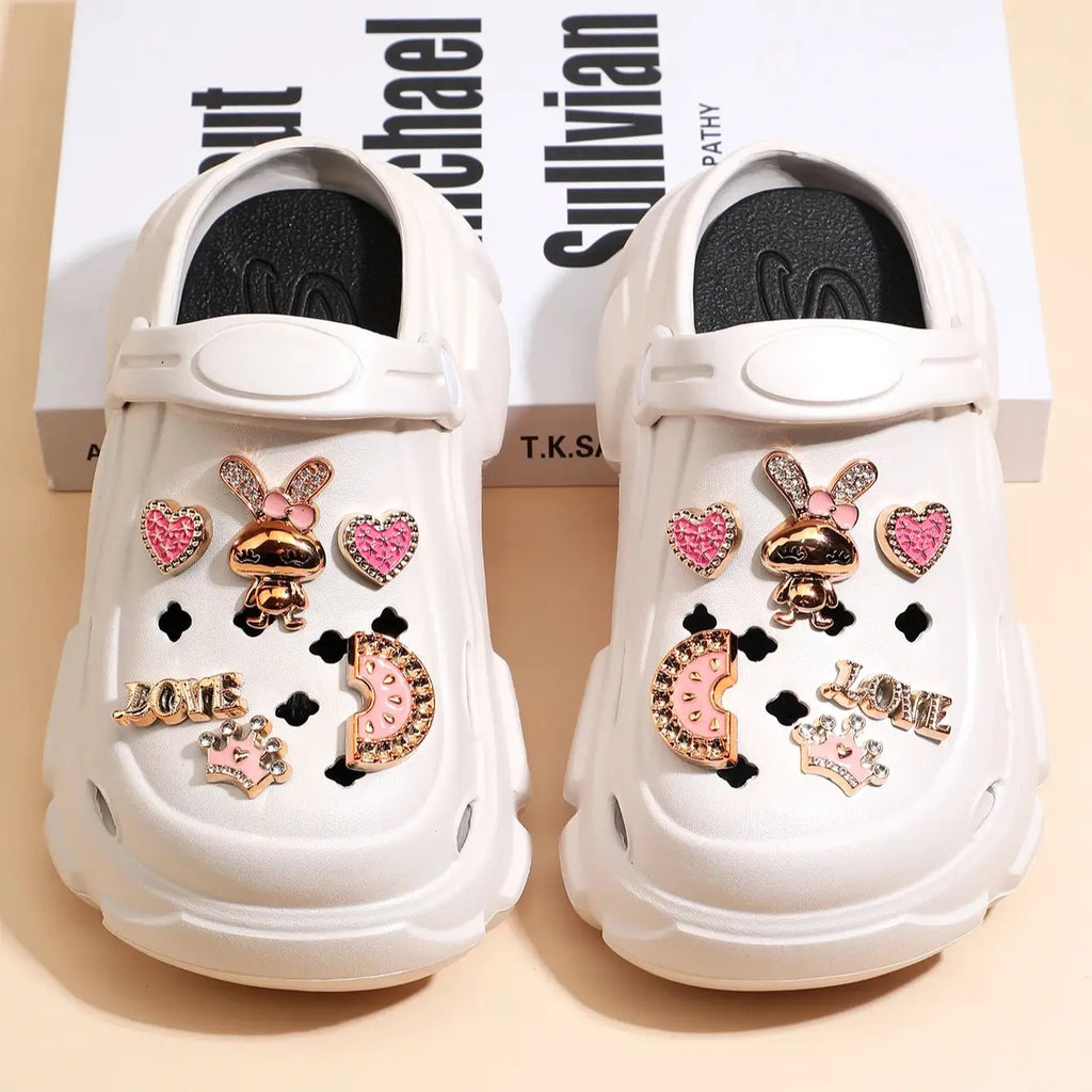 Children's hole shoes in summer, boys and girls, golden rabbits, non-slip Baotou slippers, large and medium-sized children's bea