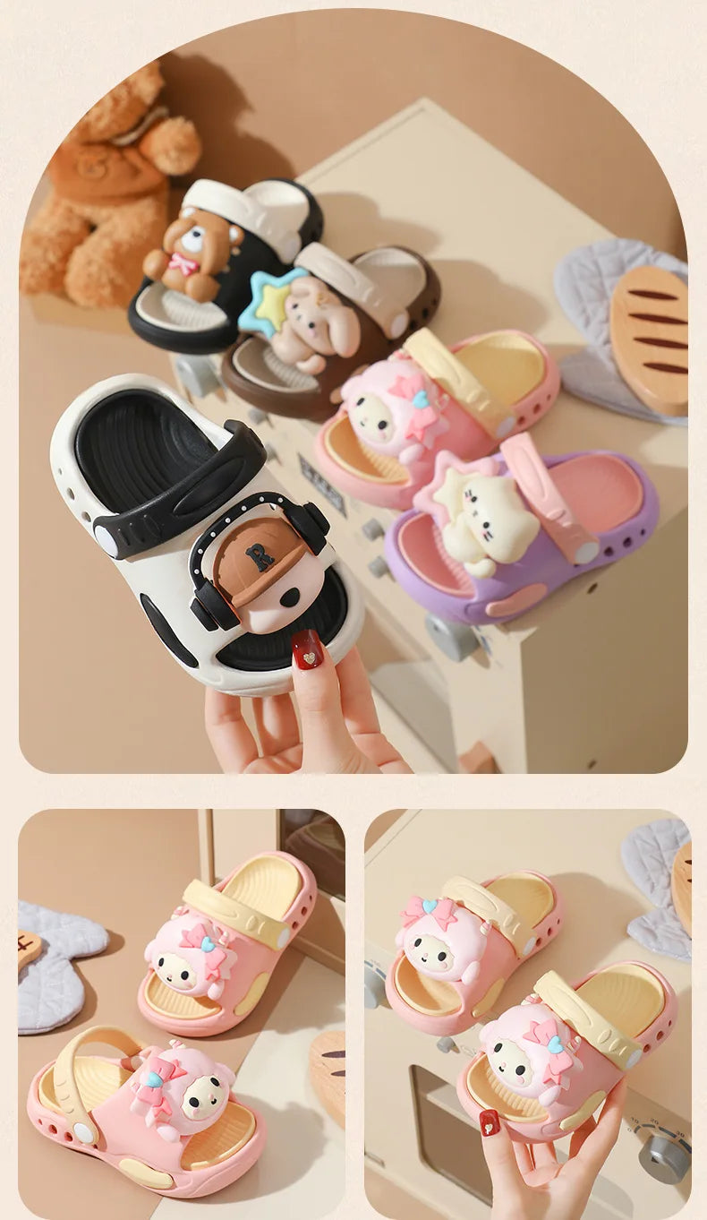 Children's Flip Flops, Anti Slip and Lightweight, Children's Hole Shoes, Soft Soled Cartoon Beach Shoes for Boys and Girls